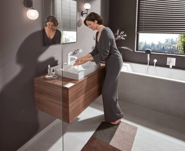 Смеситель Hansgrohe Vivenis для ванны с душем, матовый белый